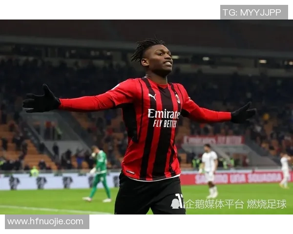 哈维西蒙斯：从年轻天才到足球场上的璀璨明星之路